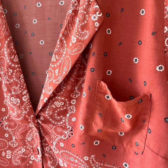 XL Revolve Tularosa Cinnamon Bandana Wrap Crop Top Blouse Chest Pocket - Picture 4 of 10
